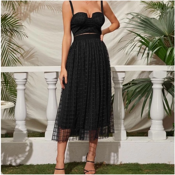 034 Luxe Black Mesh Layered Maxi Skirt - Picture 5 of 8